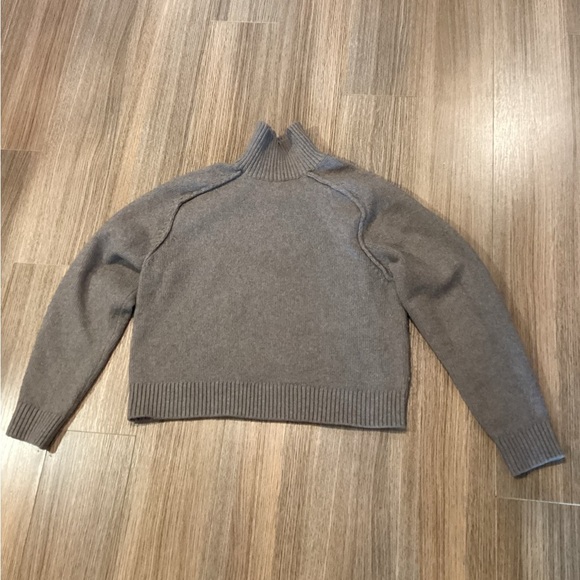 H&M Mock Turtleneck Sweater - Size XS - Picture 1 of 5